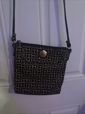 Tommy Hilfiger cross body purse